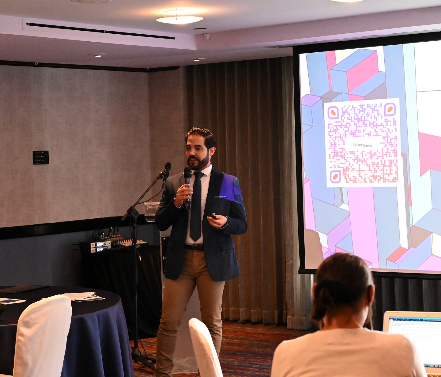 🅲🅳🅴🅼🅸 || Hace unos días tuve el honor de ser invitado por el @vancecenternyc y #FECAJUD (Federación Centroamericana de jueces y juezas por la Democracia) al III Taller Regional: Garantías Para una Justicia Independiente. Impartí el módulo: 𝒮𝑒𝓃𝓉𝑒𝓃𝒸𝒾𝒶𝓈, 𝓁𝑒𝓃𝑔𝓊𝒶𝒿𝑒 𝒸𝒾𝓊𝒹𝒶𝒹𝒶𝓃𝑜 𝓎 𝓁𝑒𝑔𝒾𝓉𝒾𝓂𝒾𝒹𝒶𝒹 𝒸𝑜𝓃 𝓁𝒶 𝓈𝑜𝒸𝒾𝑒𝒹𝒶𝒹.
Experiencia muy enriquecedora y agradecido con la experiencia. 
.
.
.
#PJF #sentencias #poderjudicial #judicatura #independenciajudicial #SCJN