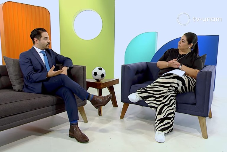 Juan Jaime González Varas, magistrado y productor audiovisual, conversó con Fernanda Becerril sobre "Voces de la cancha" en Clic Cultural Programa 49 - TV UNAM